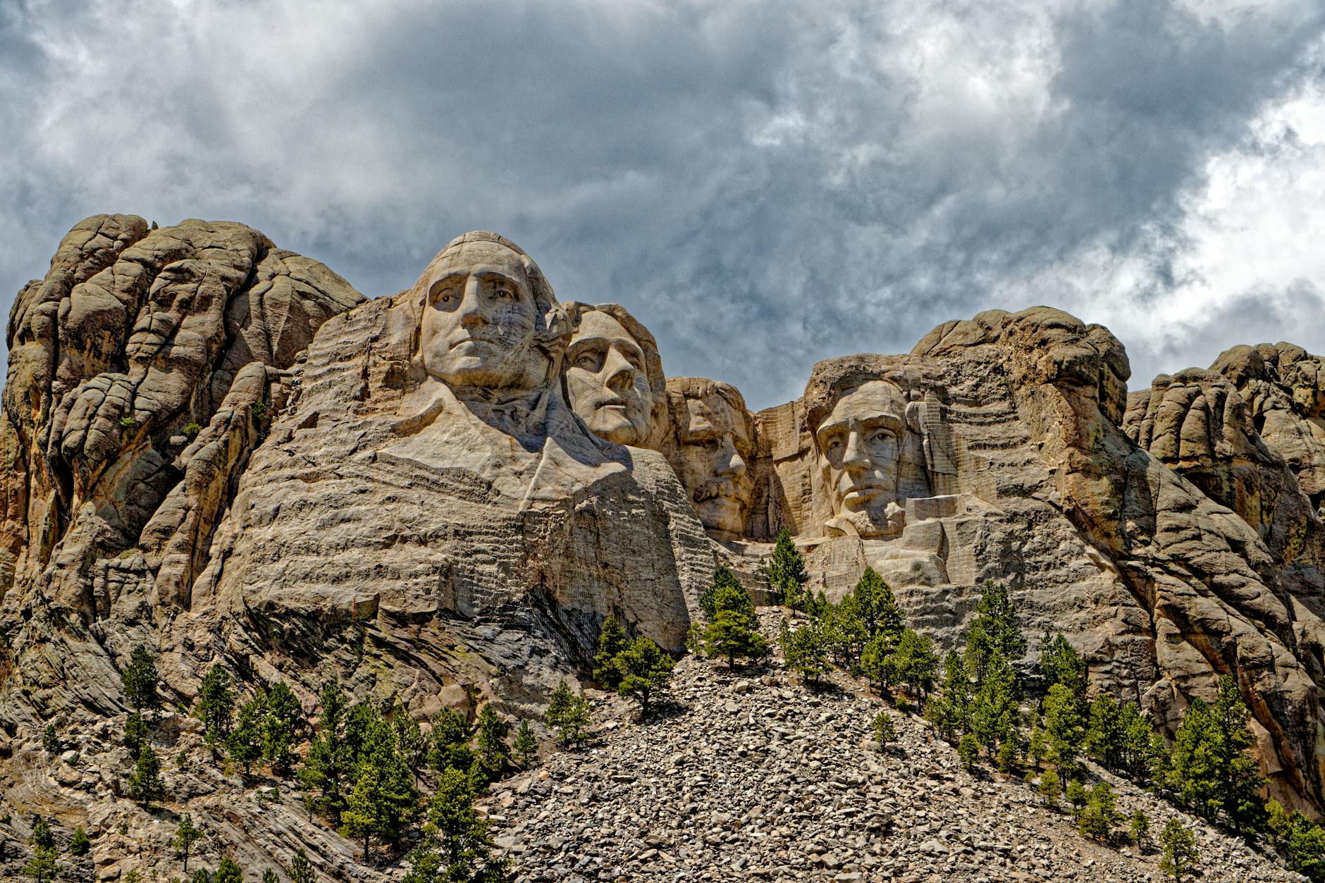 Stunning view of Mount Rushmore featuring iconic presidential sculptures in South Dakota.