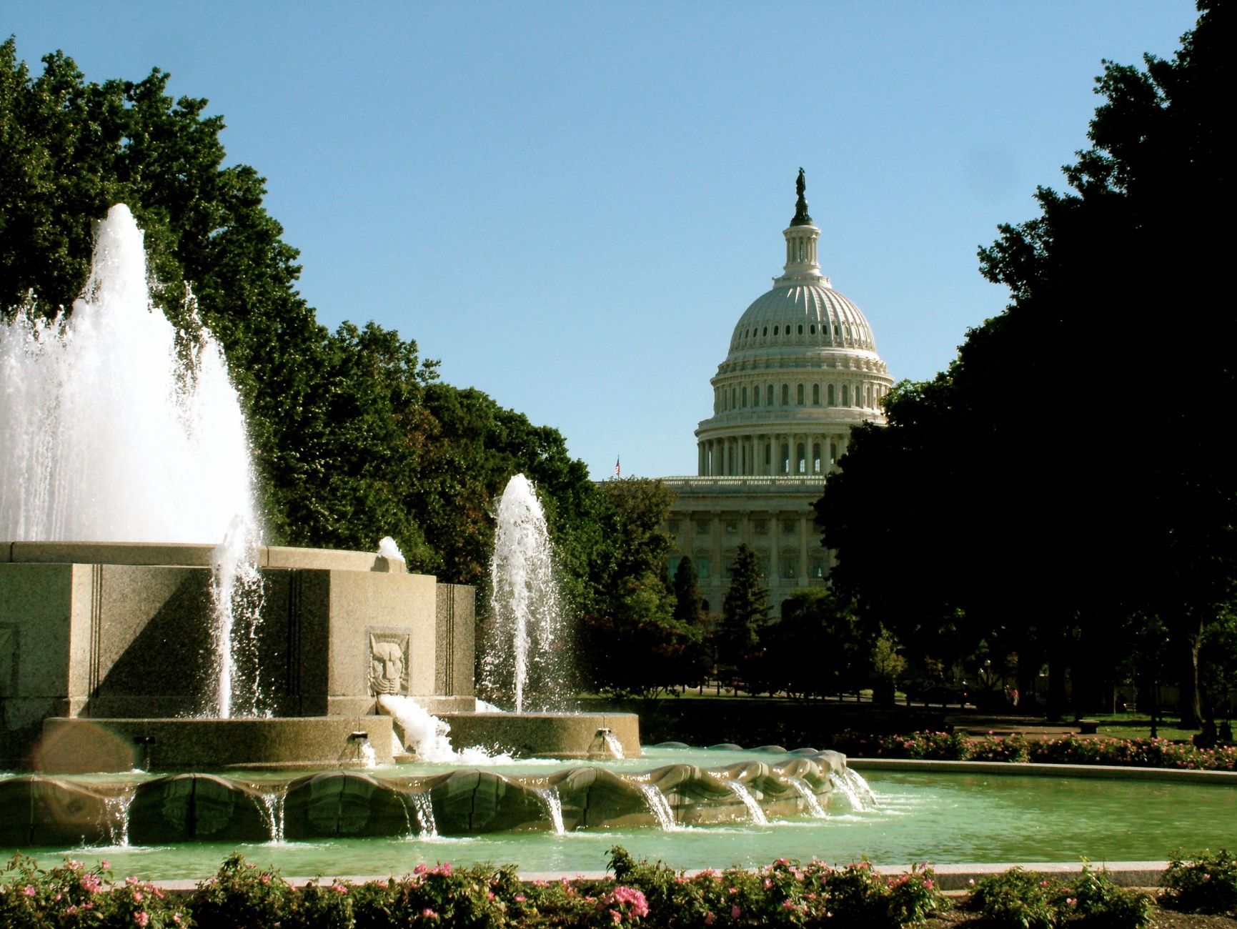 Congress Platner satire image: A stunning image of the US Capitol building with a foreground fountain in Washington D.C.
